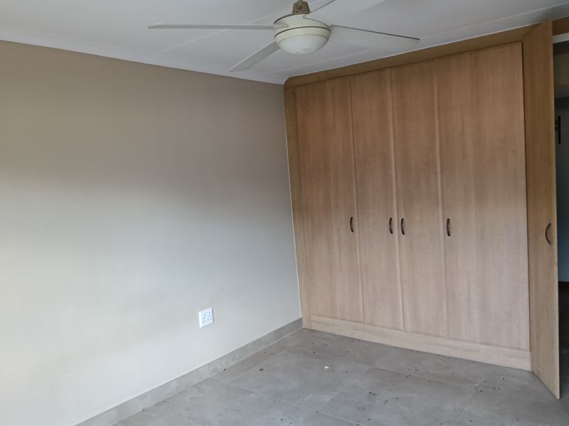 Freestanding simplex home with Solar Geyser In Complex - Photo 4