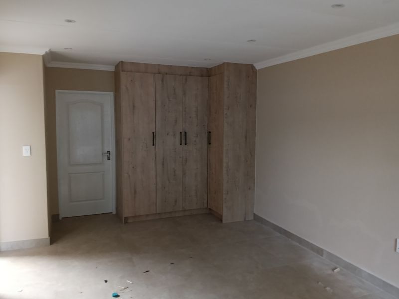 Freestanding simplex home with Solar Geyser In Complex - Photo 5