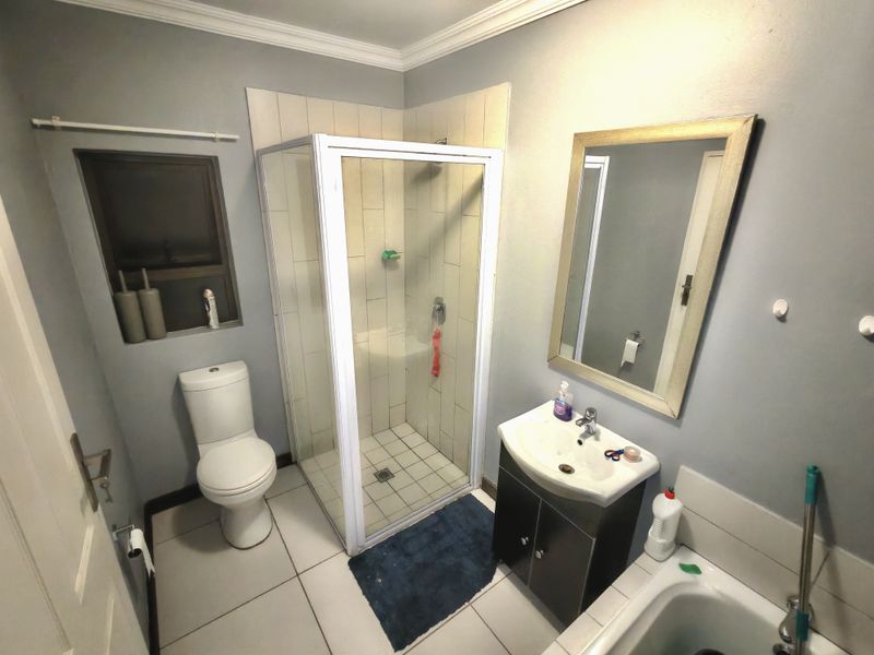 Investor’s Dream – Top-Floor Unit with Strong Appeal - Photo 8