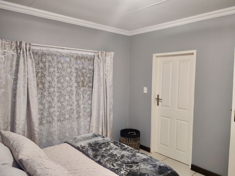 Investor’s Dream – Top-Floor Unit with Strong Appeal - Photo 7