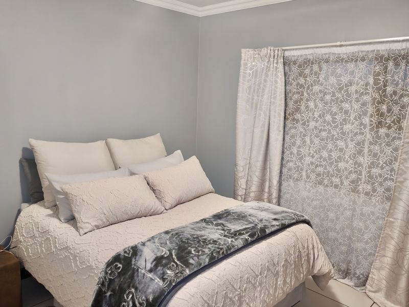 Investor’s Dream – Top-Floor Unit with Strong Appeal - Photo 6