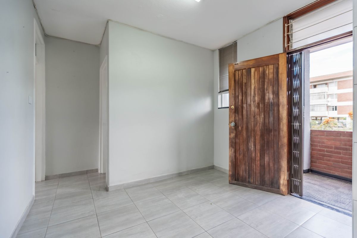 Investment Ready! Modern 1-Bed Flat with 2 Parking Bays - Photo 4