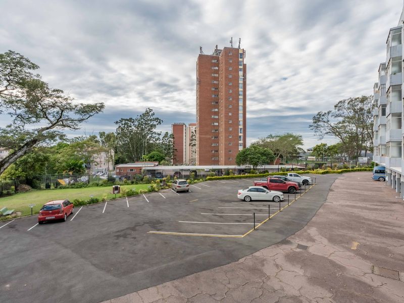 Investment Ready! Modern 1-Bed Flat with 2 Parking Bays - Photo 3
