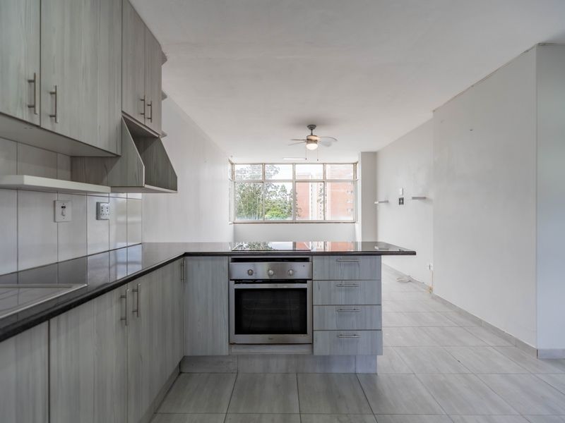 Investment Ready! Modern 1-Bed Flat with 2 Parking Bays - Photo 8