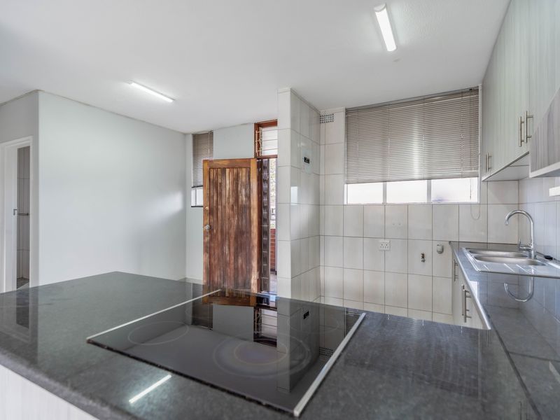 Investment Ready! Modern 1-Bed Flat with 2 Parking Bays - Photo 10