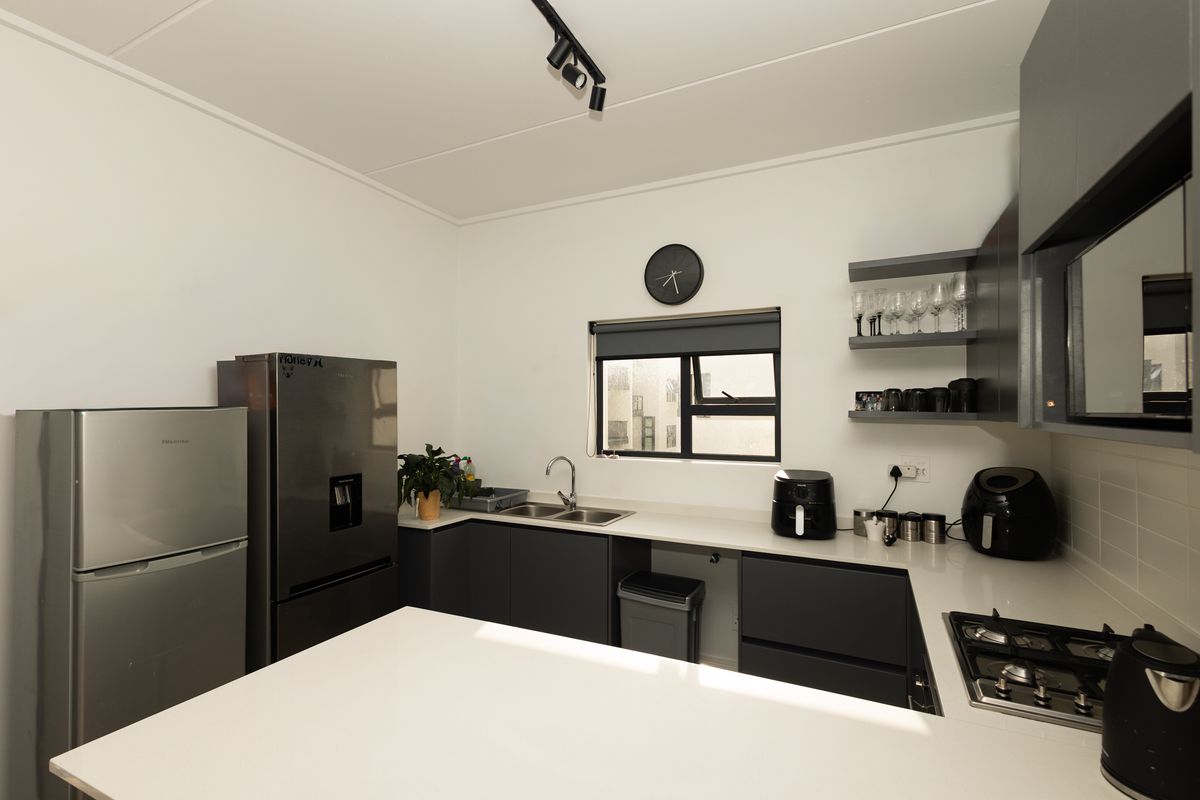 Apartment Pending Sale In Durbanville - Photo 3