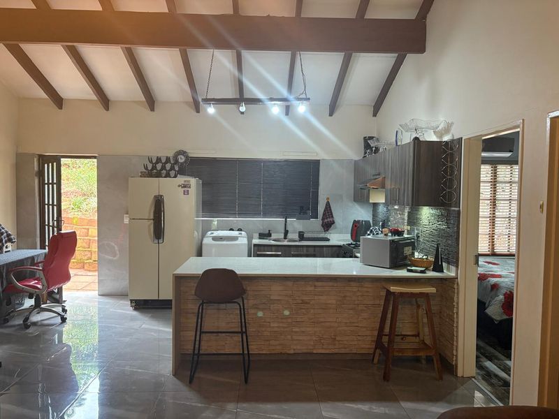 Charming Three Bedroom Townhouse in Popular Complex - Photo 8