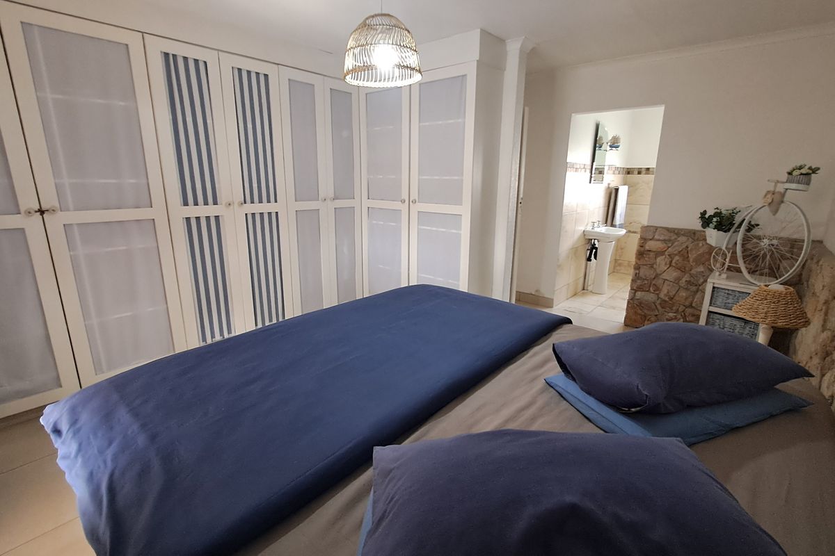 Modern Starter Home – Perfect Blend of Style & Comfort - Photo 5