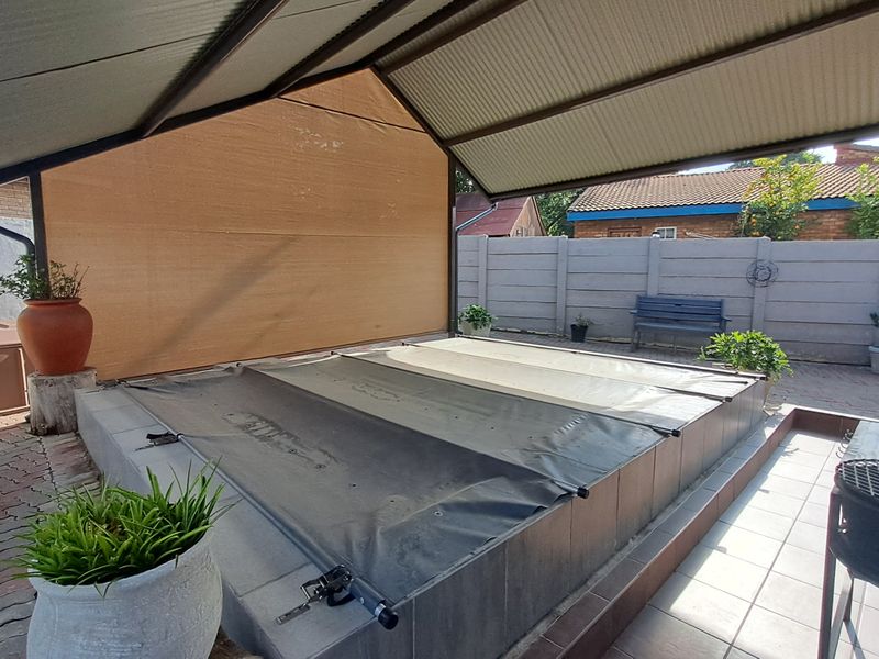 Modern Starter Home – Perfect Blend of Style & Comfort - Photo 10