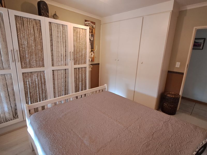 Modern Starter Home – Perfect Blend of Style & Comfort - Photo 7