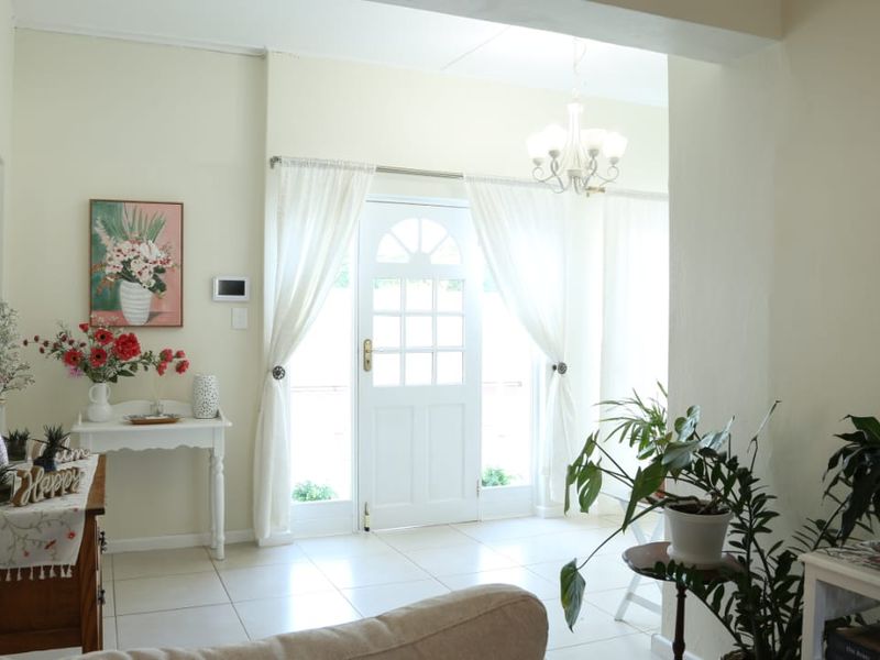 Turn the Key to Better Living at 6 Klerck Street - Photo 4