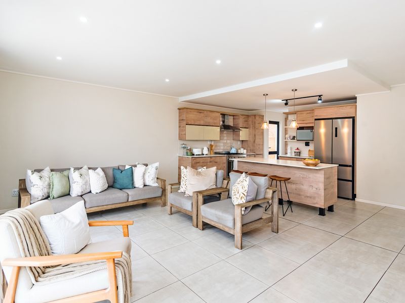 Stunning Large Family Unit In A Secure Estate - Photo 8