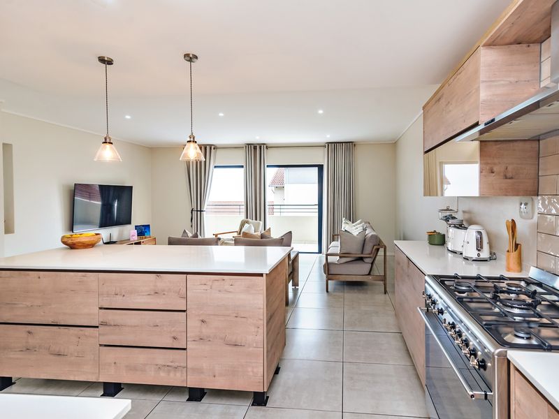 Stunning Large Family Unit In A Secure Estate - Photo 4