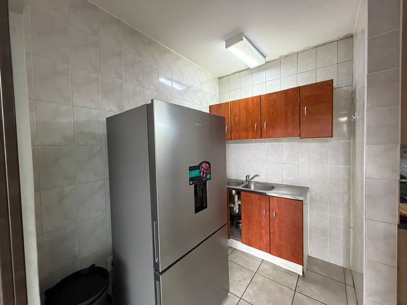 A beautiful duplex free standing property - Photo 10