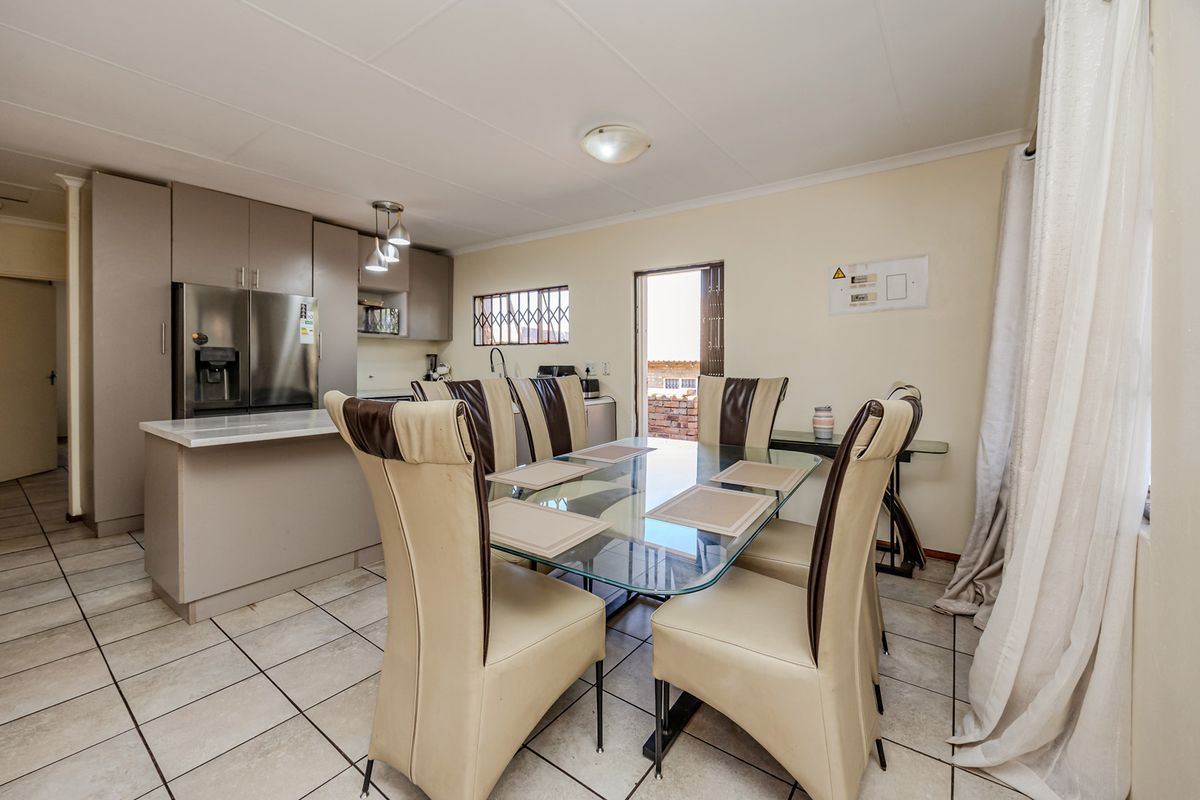 3 Bedroom Sectional Title For Sale – Secure & Convenient Living - Photo 3