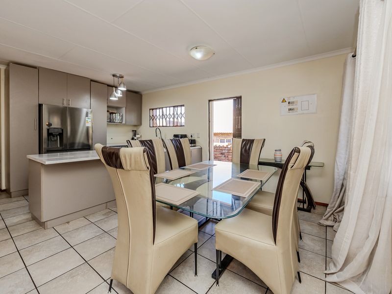 3 Bedroom Sectional Title For Sale – Secure & Convenient Living - Photo 3