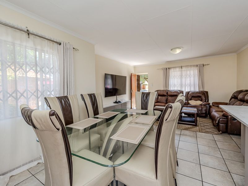 3 Bedroom Sectional Title For Sale – Secure & Convenient Living - Photo 7