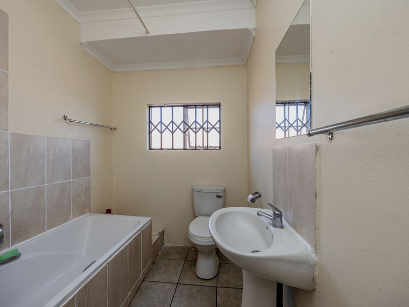 3 Bedroom Sectional Title For Sale – Secure & Convenient Living - Photo 7