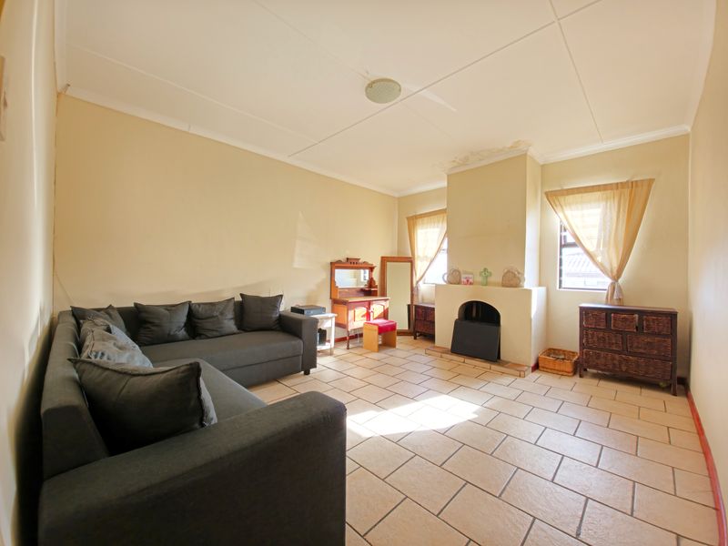 Unrivalled Mountain & Ocean Views in Prime Mountain View Setting - Photo 9