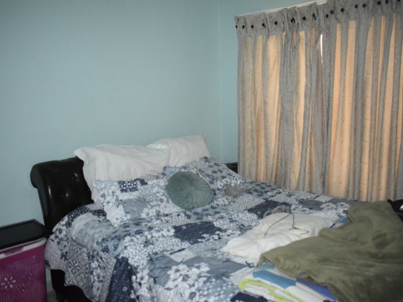 Modern 3 bedroom ground unit for sale in Parkrand - Photo 4