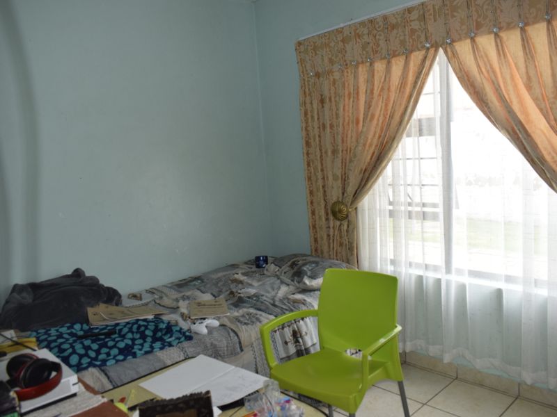 Modern 3 bedroom ground unit for sale in Parkrand - Photo 7