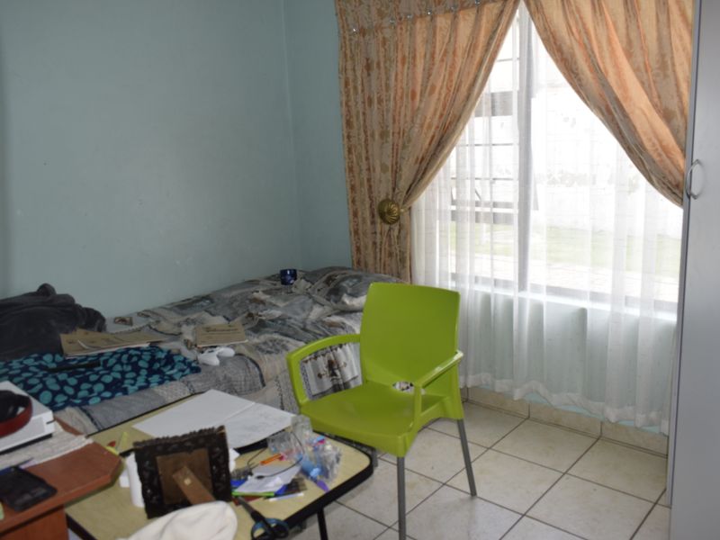 Modern 3 bedroom ground unit for sale in Parkrand - Photo 8