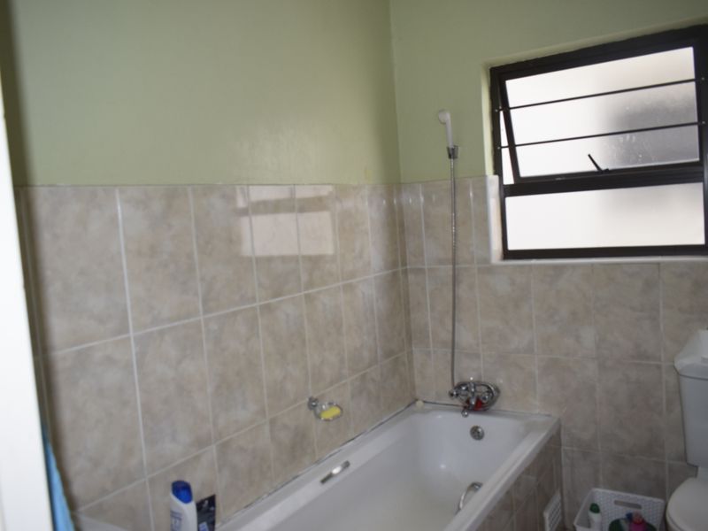 Modern 3 bedroom ground unit for sale in Parkrand - Photo 6