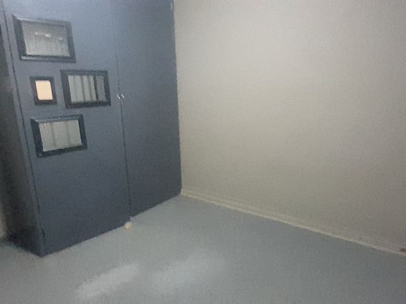 Family home up for grabs - Photo 5