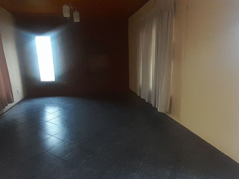 Family home up for grabs - Photo 2