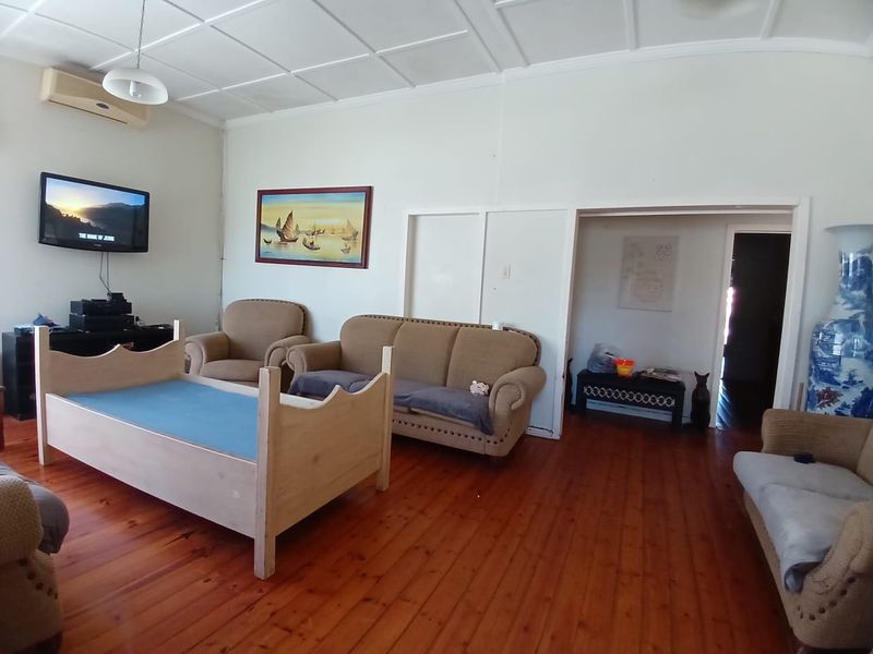 3 Bedroom 2 bathroom house in Vincent - Photo 4