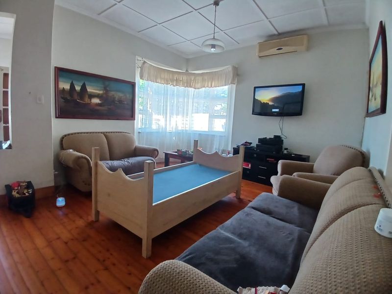 3 Bedroom 2 bathroom house in Vincent - Photo 6