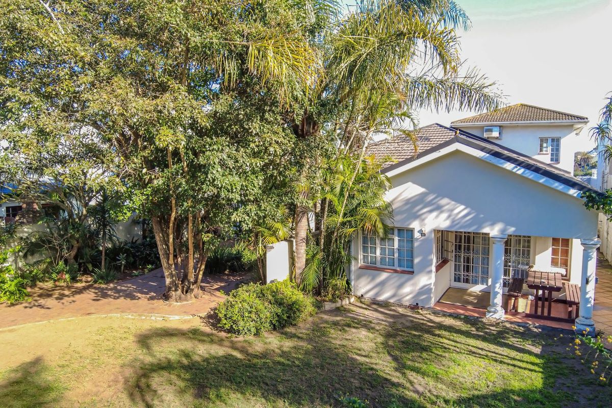Secure and Central - Generous Family Home Off Hallack Drive - Photo 2