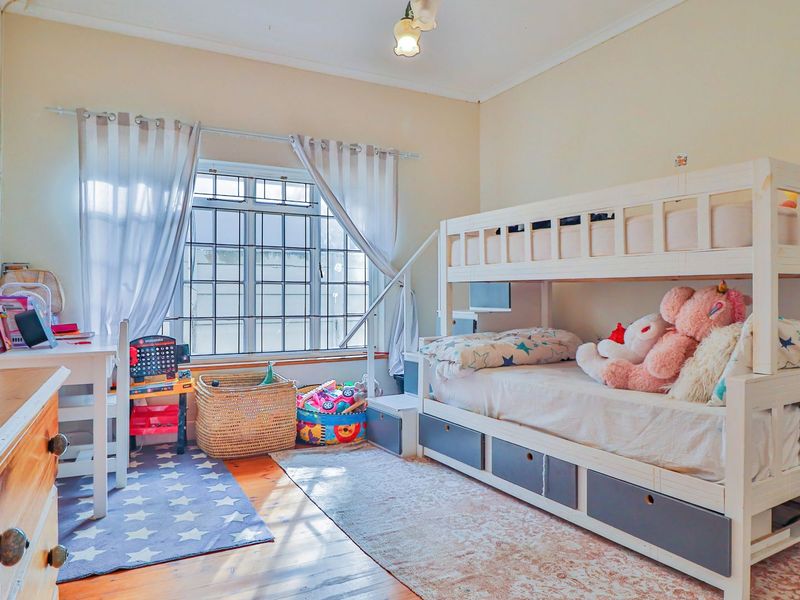 Secure and Central - Generous Family Home Off Hallack Drive - Photo 10