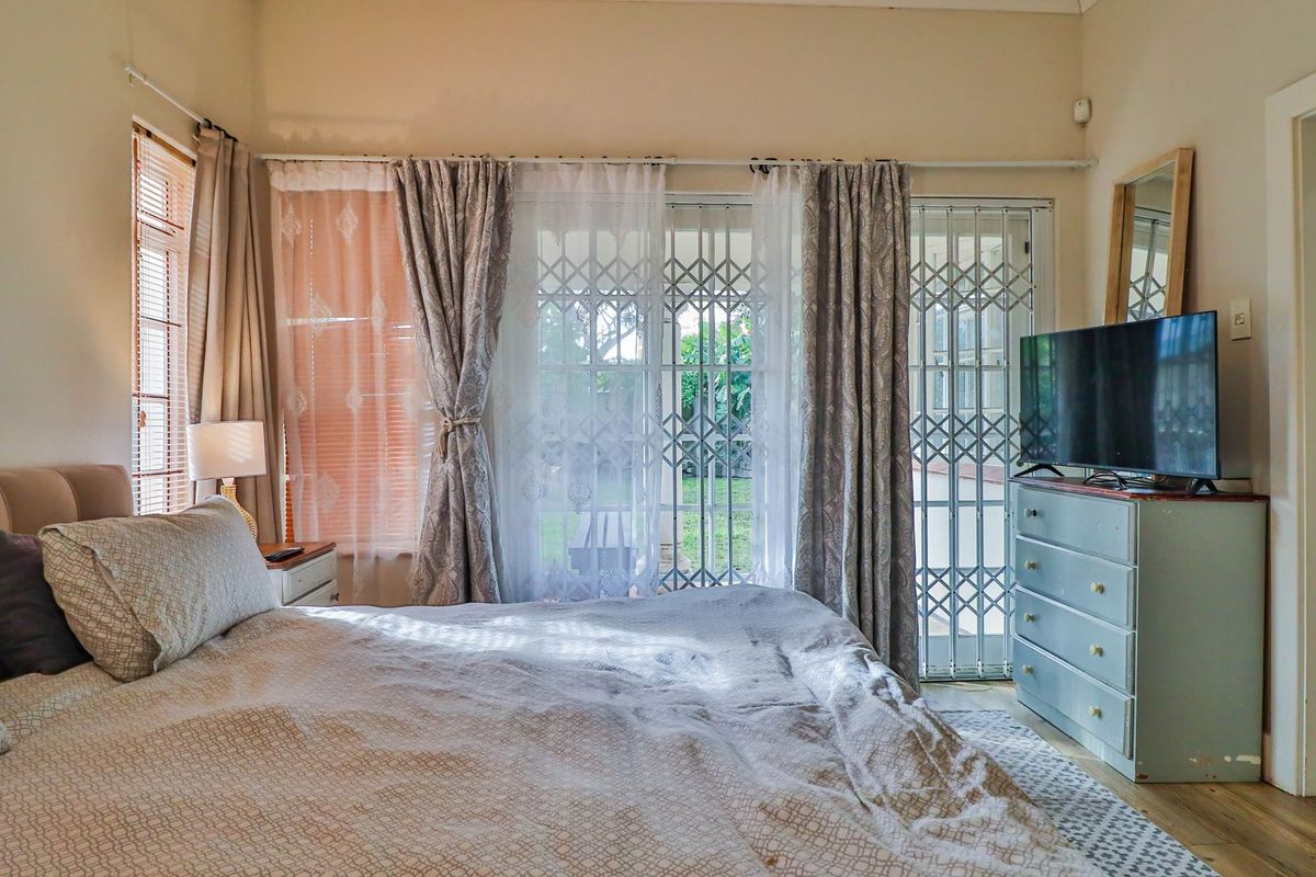 Secure and Central - Generous Family Home Off Hallack Drive - Photo 5