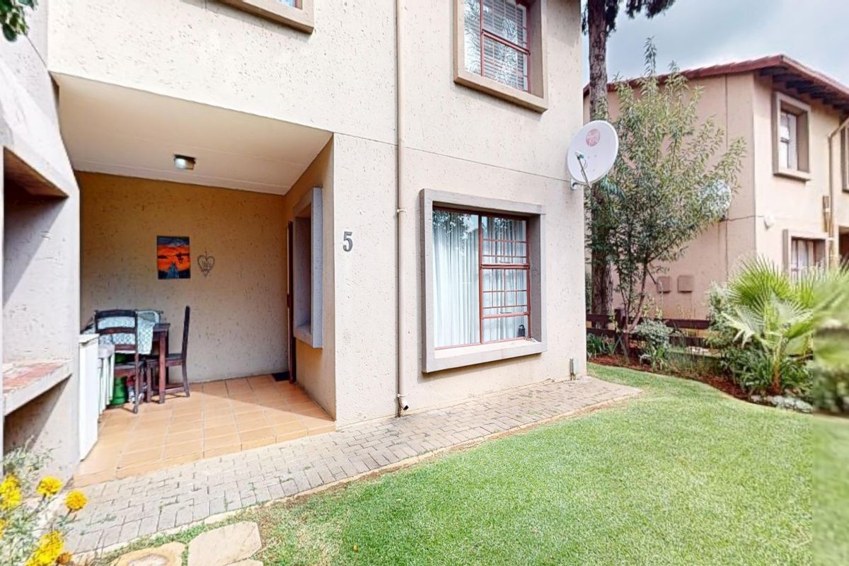 Charming Duplex in Sought-After Lakefield, Benoni - Photo 4