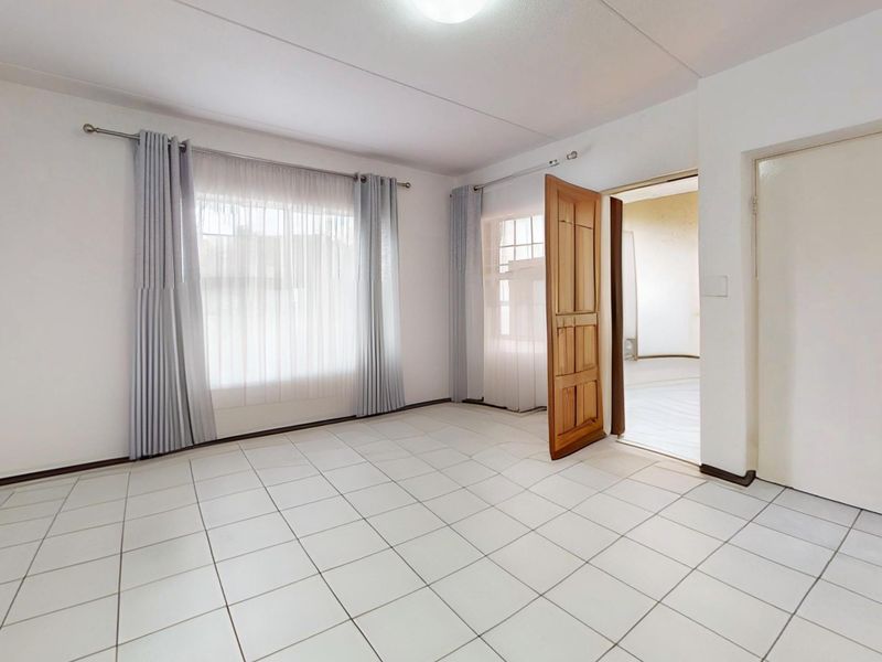 Charming Duplex in Sought-After Lakefield, Benoni - Photo 5