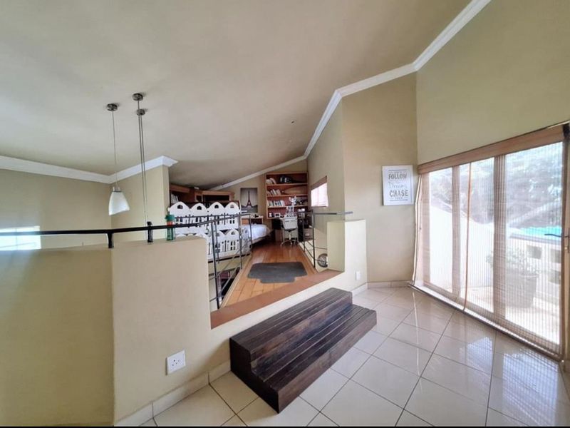 Exquisite Architectural Masterpiece Overlooking the Greens - Photo 4