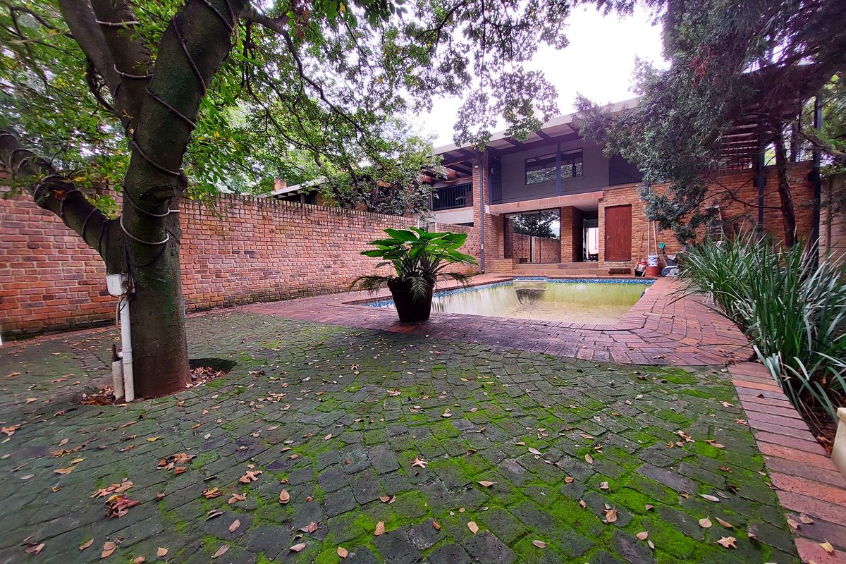 Lukasrand living: Live, Work, and Cash In with rezoning possibilities - Photo 4