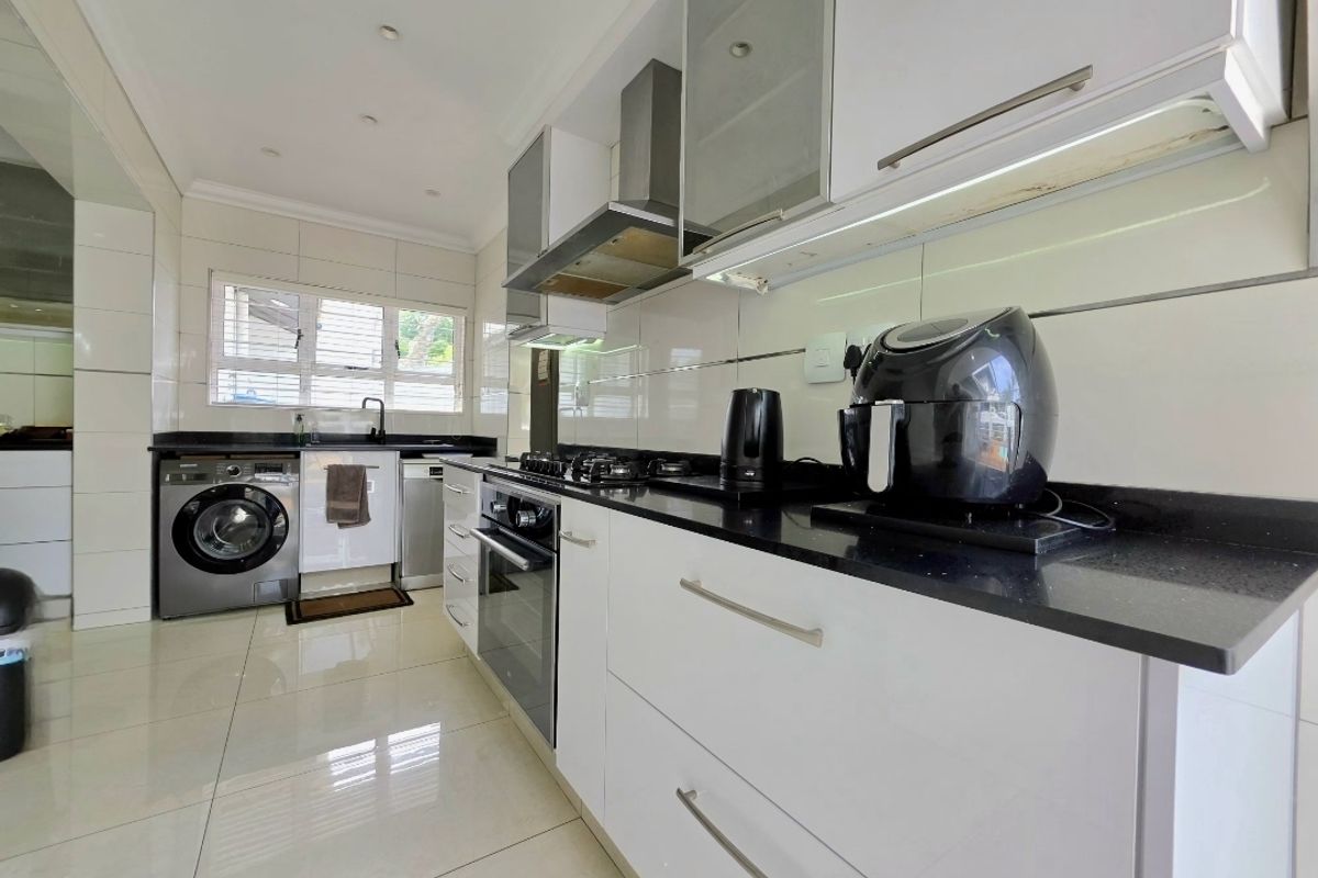 Modern Coastal Luxury | Designer Family Sanctuary in Isipingo Beach - Photo 5