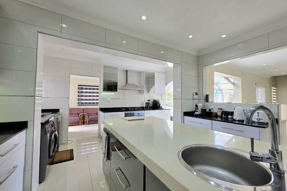 Modern Coastal Luxury | Designer Family Sanctuary in Isipingo Beach - Photo 2