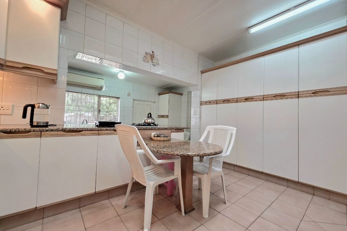 Stunning  4-bedroom Freehold home in Isipingo Hills for sale - Endless opportunities!!! - Photo 5