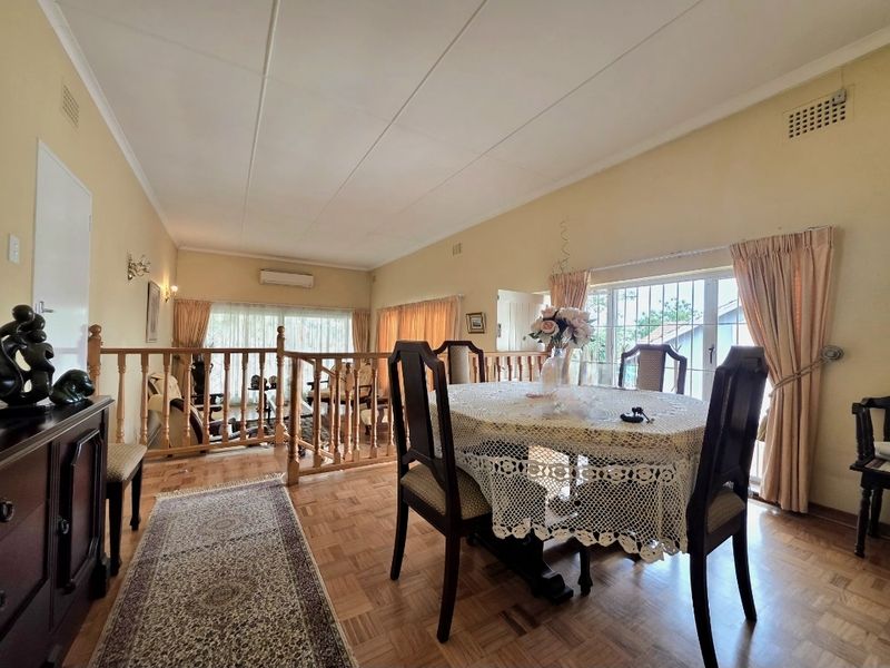 Stunning  4-bedroom Freehold home in Isipingo Hills for sale - Endless opportunities!!! - Photo 9