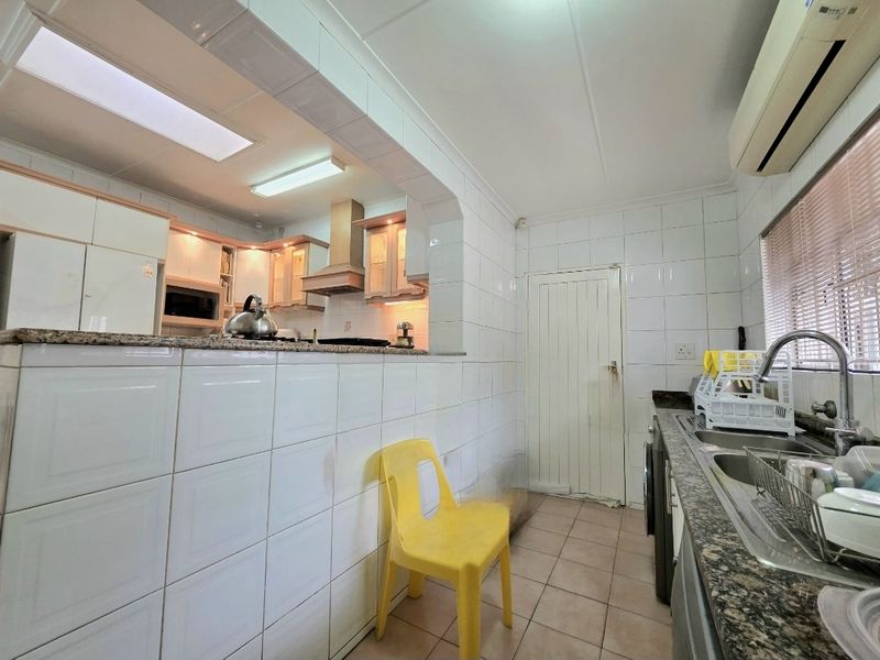 Stunning  4-bedroom Freehold home in Isipingo Hills for sale - Endless opportunities!!! - Photo 6