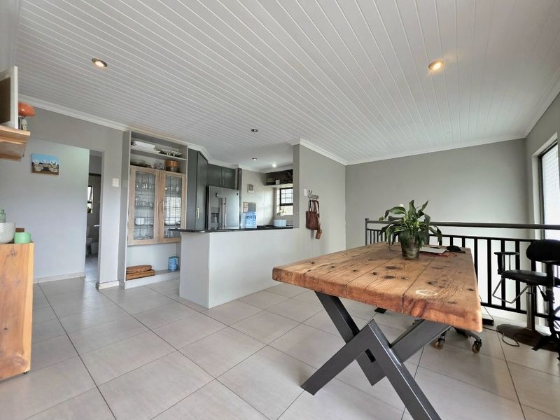 A modern, stylish townhouse ideal for a young family seeking comfort and convenience!!! - Photo 9