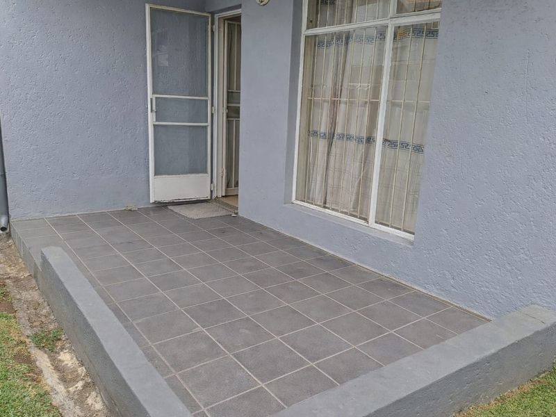 Ground Floor Gem with Private Garden - Photo 10