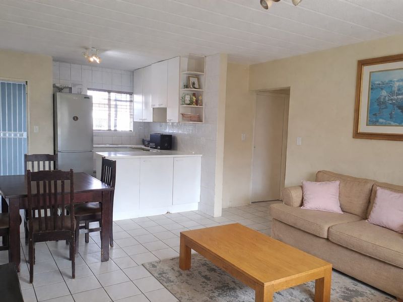 Ground Floor Gem with Private Garden - Photo 5