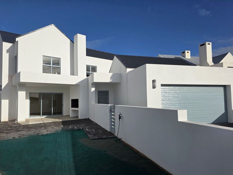 A brand new 3 bedroom home in Blue Lagoon Security Estate in Langebaan - Photo 3