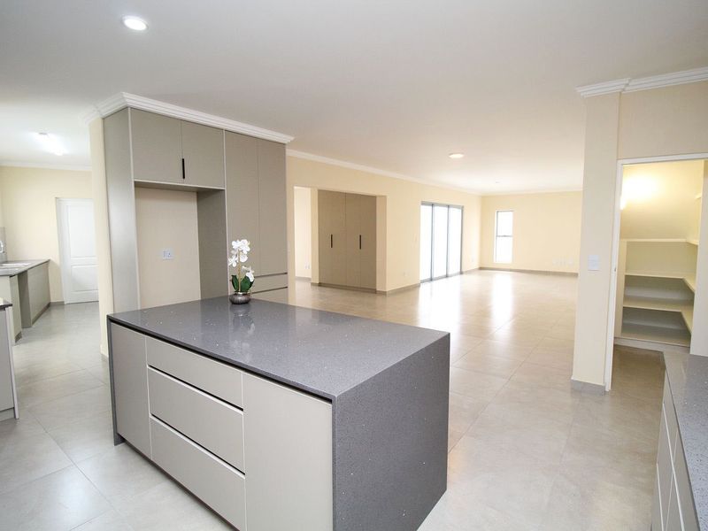 A brand new 3 bedroom home in Blue Lagoon Security Estate in Langebaan - Photo 9