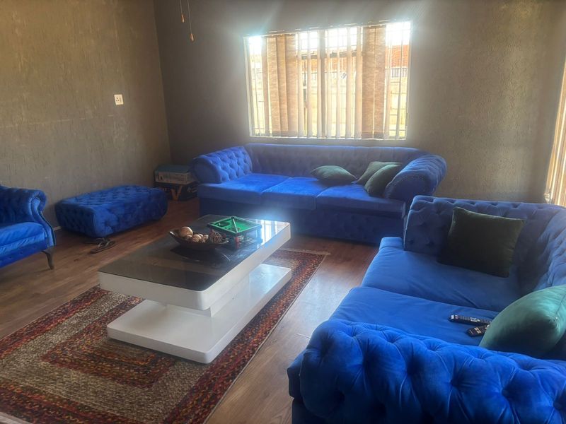 Charming 3-bedroom house in Vanderbijlpark CW 3, perfect for families seeking comfort and convenien - Photo 9