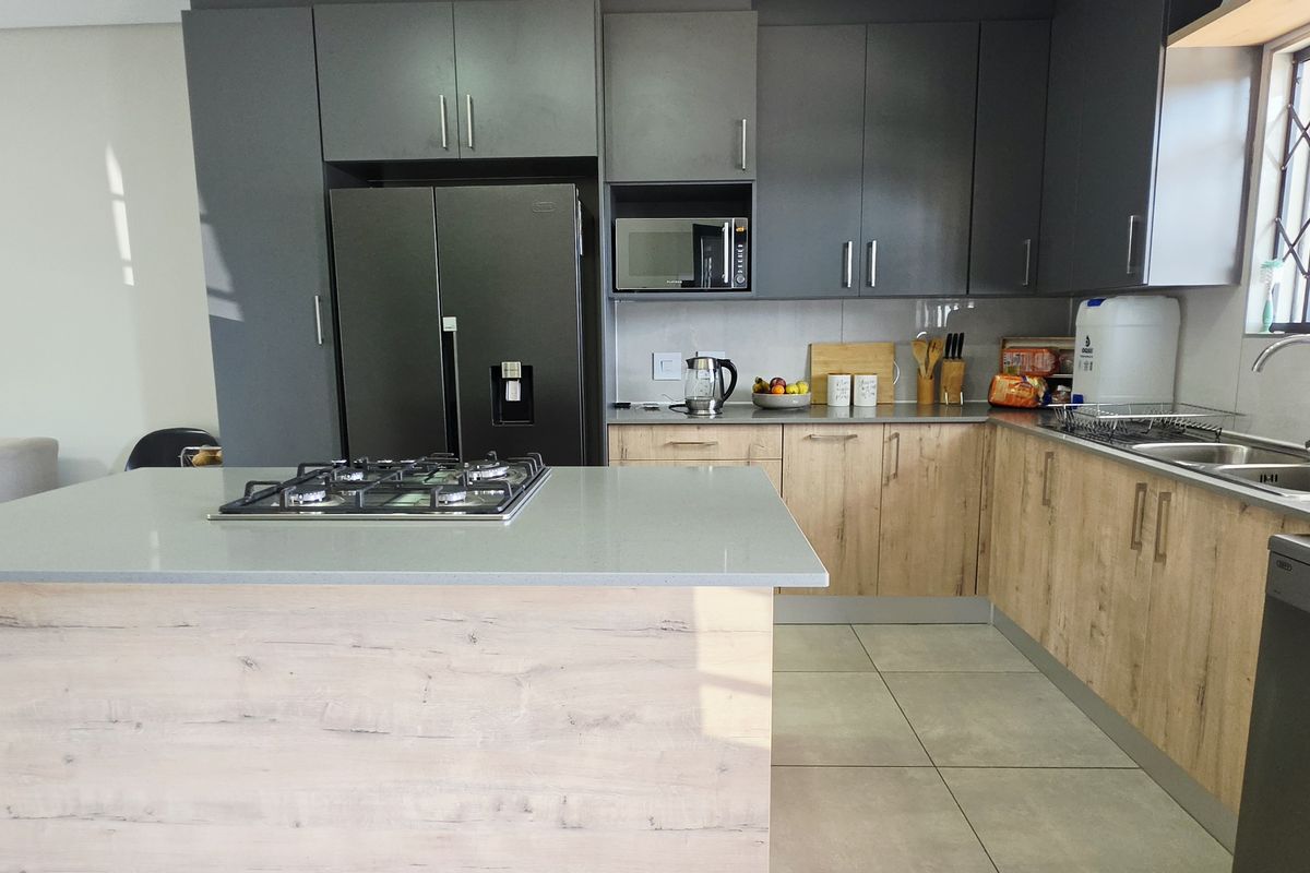 Modern Luxury Apartment in Secure Complex – Prime Centurion Location - Photo 3